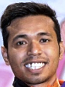 Iskandar v